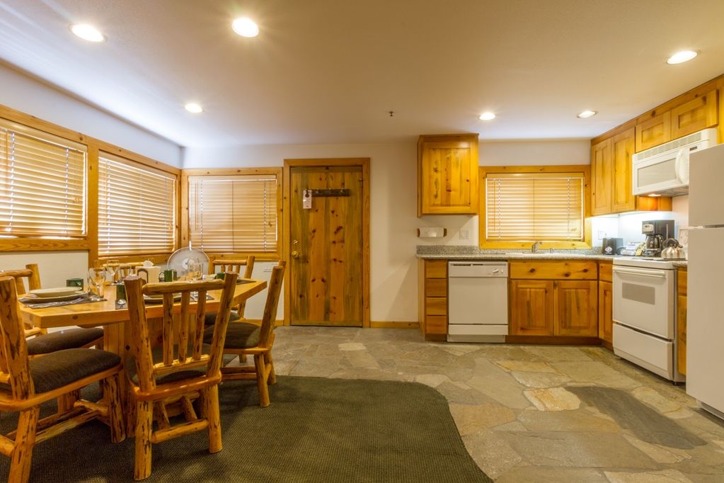 Red Wolf Lakeside Lodge